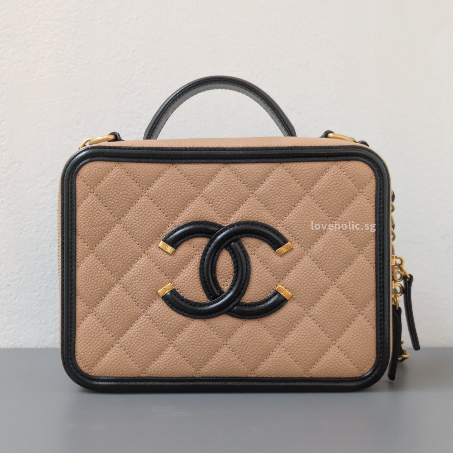 Chanel Filigree Vanity Case Medium | Beige x Black Caviar Brushed Gold Hardware-front1