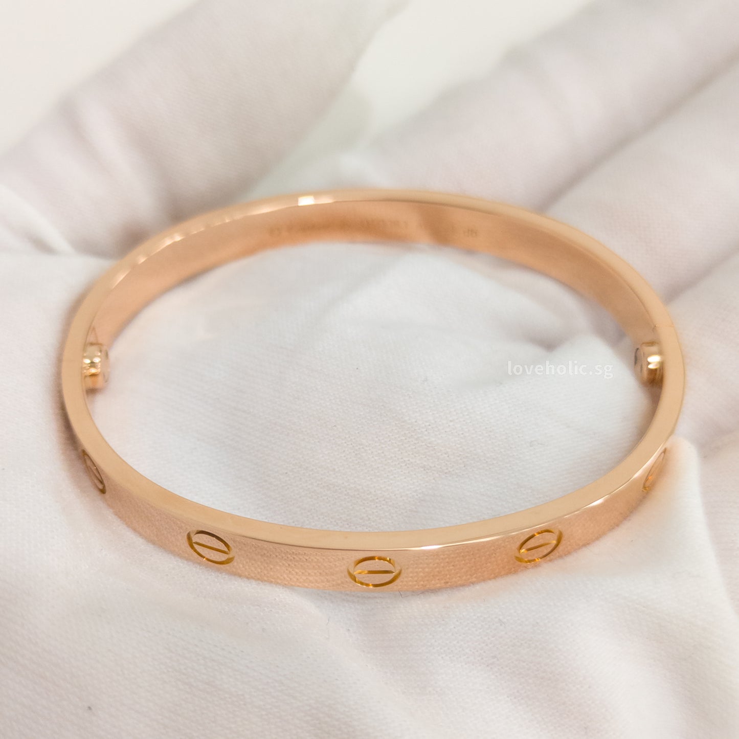 Cartier Love Bracelet Classic Size 16 | 18K Rose Gold-model