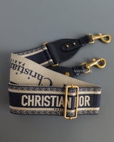 Dior Lady Dior Medium | Blue Oblique Wicker Natural Wicker Brushed Gold Hardware-details