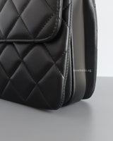 Trendy CC Medium | Black Lambskin Light Gold Hardware