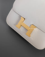 Hermes Constance 18 Mini | M4 Gris Pale Epsom Gold Hardware-details