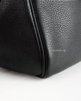 Lindy 26 | Black Taurillon Clemence Gold Hardware