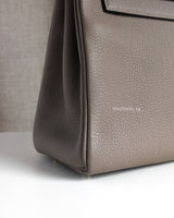Hermes Kelly 28 | Gris Asphalte M8 Togo Gold Hardware-details