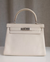 Hermes Kelly 28 | Craie Taurillon Clemence Palladium Hardware-front1