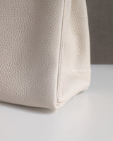 Hermes Kelly 28 | Craie Taurillon Clemence Palladium Hardware-details