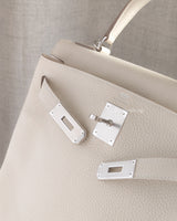 Hermes Kelly 28 | Craie Taurillon Clemence Palladium Hardware-details