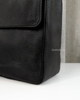 Chanel Maxi Flap 38cm | Black Caviar Silver Hardware-details