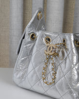 Chanel Chanel 25 Mini | Silver Shiny Calfskin Gold Hardware-details