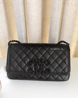Chanel CC Filigree Flap Bag Medium | So Black Lambskin Black Hardware-front1