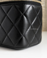 Chanel Vanity Bag with Chain 26C Black Lambskin Gold Hardware-details
