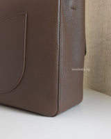 Chanel Maxi Flap 38cm | 26S Light Brown Caviar Silver Hardware-details