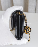 Chanel Flap Card holder Pearl Crush | Black Lambskin Brushed Gold Hardware-details