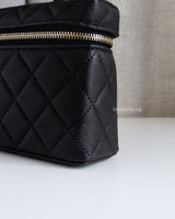 Chanel Top Handle Vanity On Chain LP | Black Caviar Light Gold Hardware-details