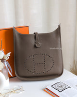 Hermes Evelyne 29 | Etoupe Taurillon Clemence Palladium Hardware-front