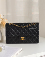 Chanel Classic Flap Medium | Black Lambskin Gold Hardware-front