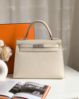 Hermes Kelly Sellier 28 | Craie Epsom Palladium Hardware-front