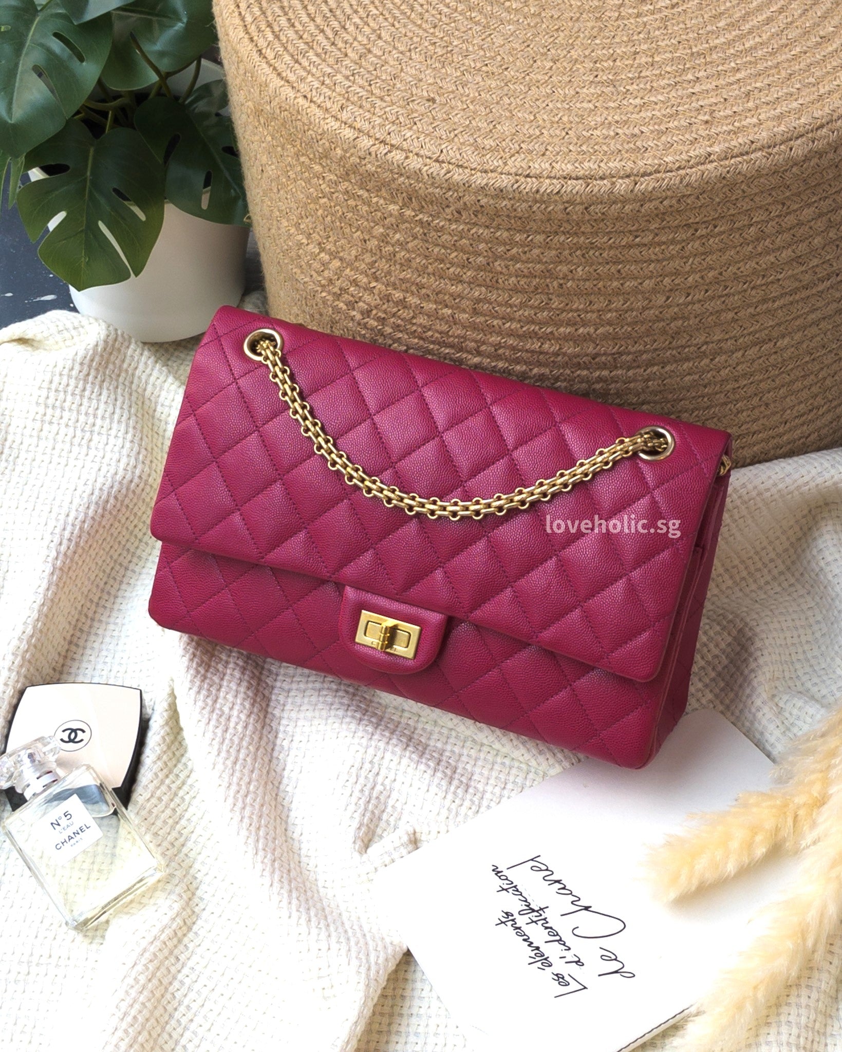 Chanel Reissue 2.55 226 Medium Bubblegum Pink Caviar Gold