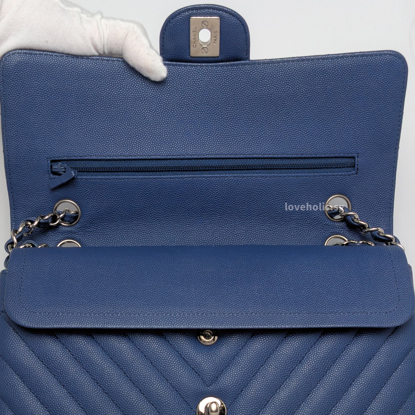 Classic Flap Chevron Medium | Navy Caviar Silver Hardware