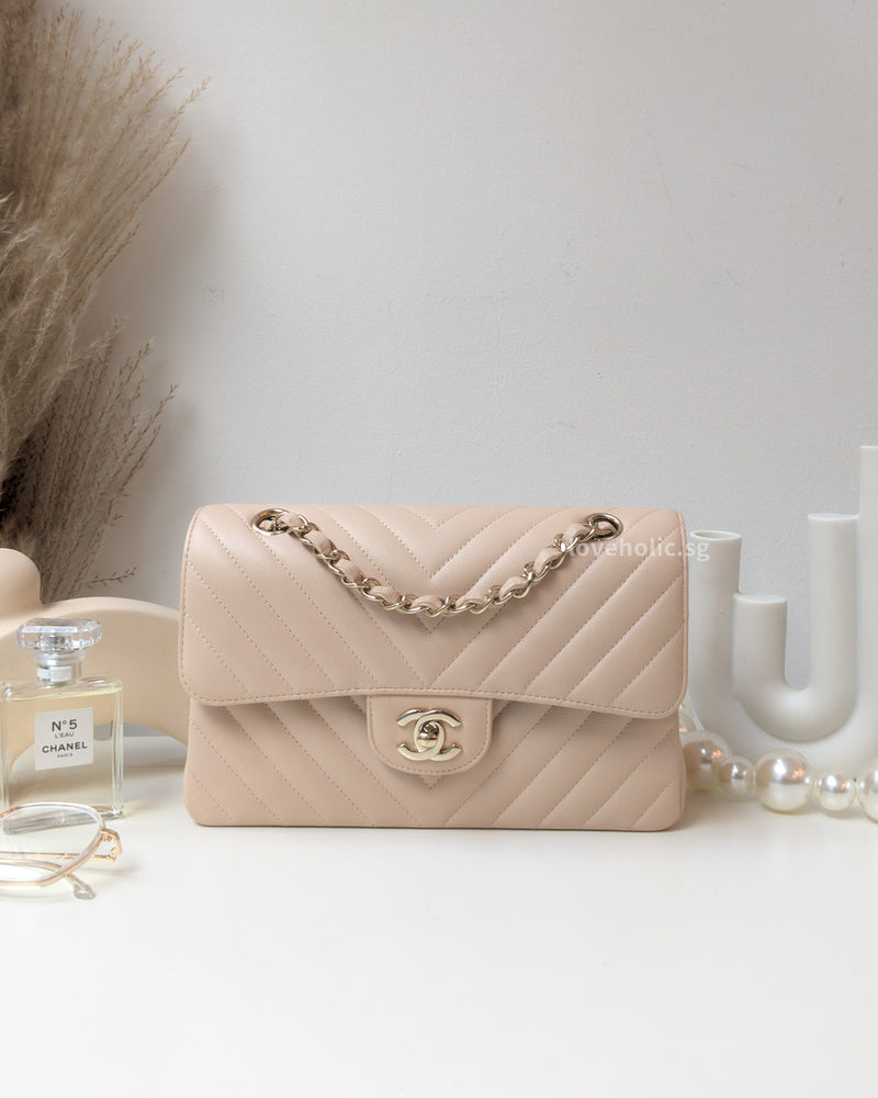 Chanel Classic Flap Chervon Medium | Beige Caviar Gold Hardware