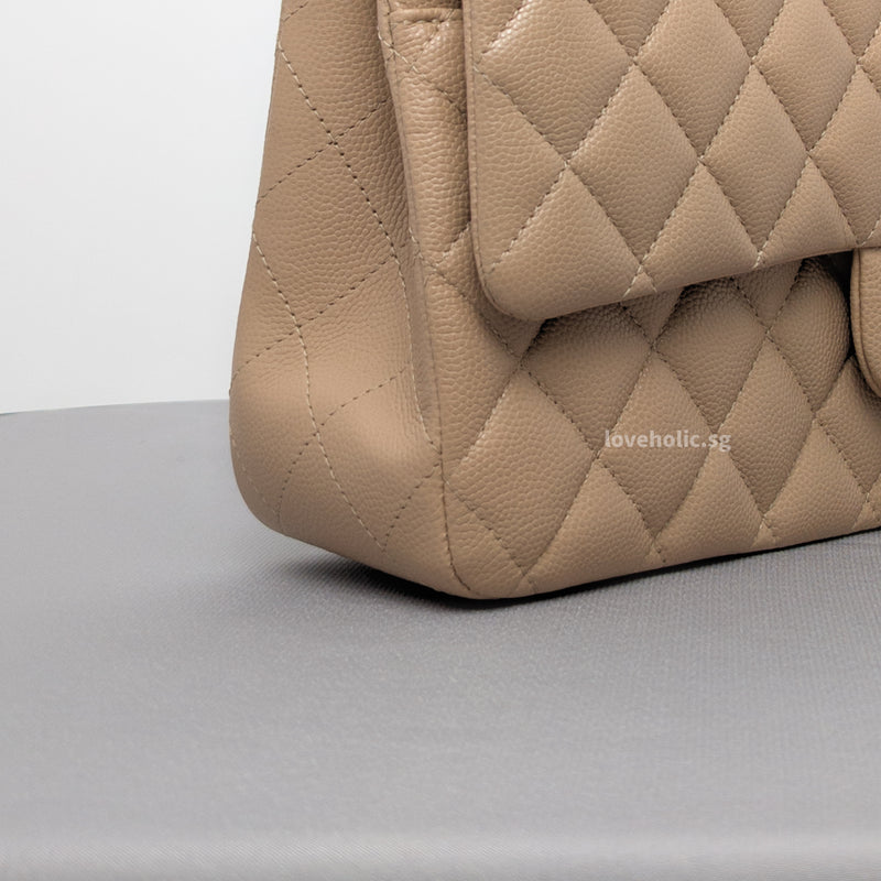 Classic Flap Medium | 19B Dark Beige Caviar Light Gold Hardware