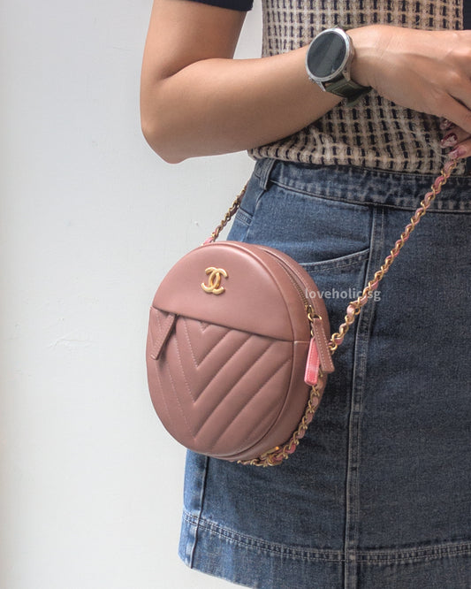 Chanel Round Clutch with Chain  | Pink Lambskin Brushed Gold Hardware-modelshots