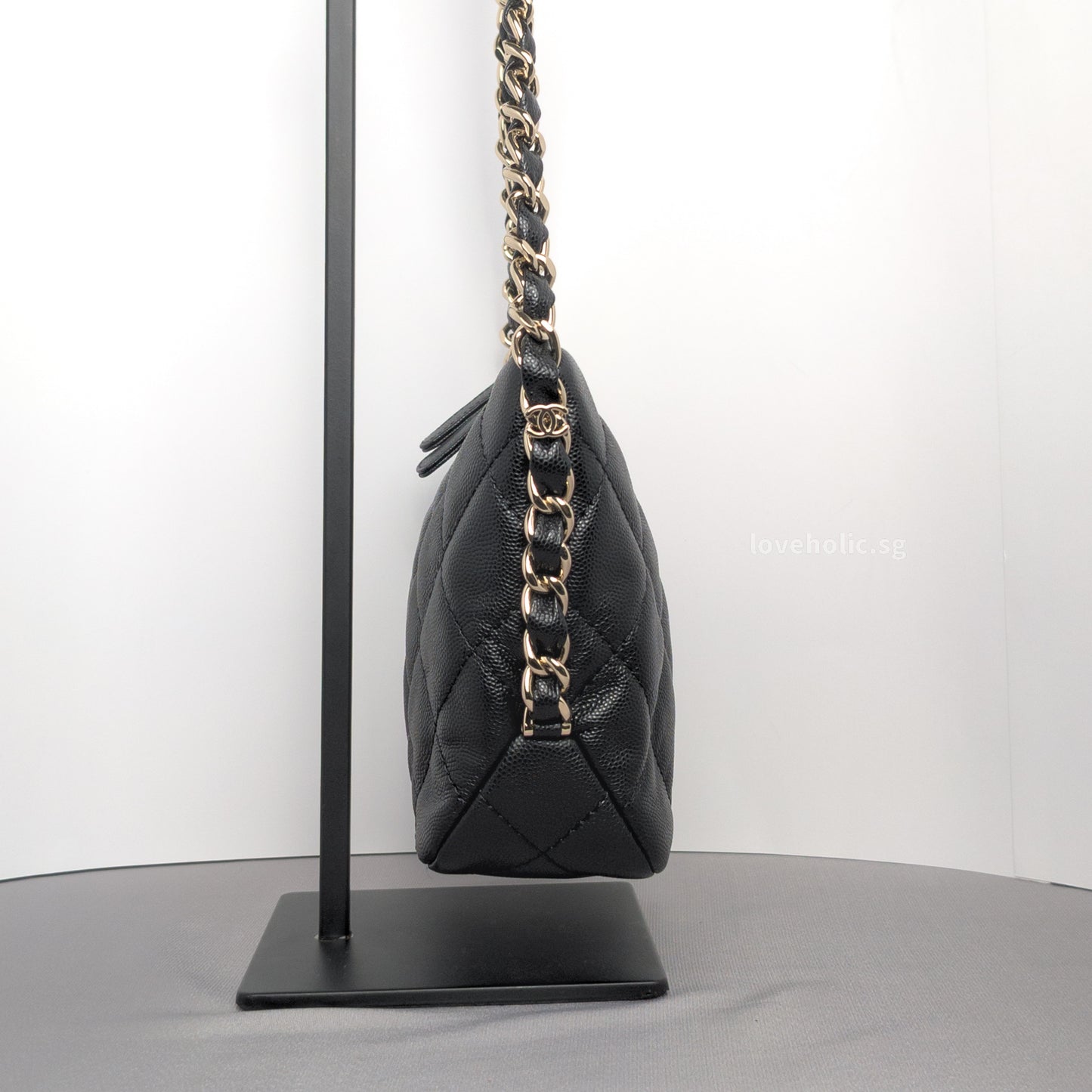 Hobo 24P Small | Black Caviar Gold Hardware