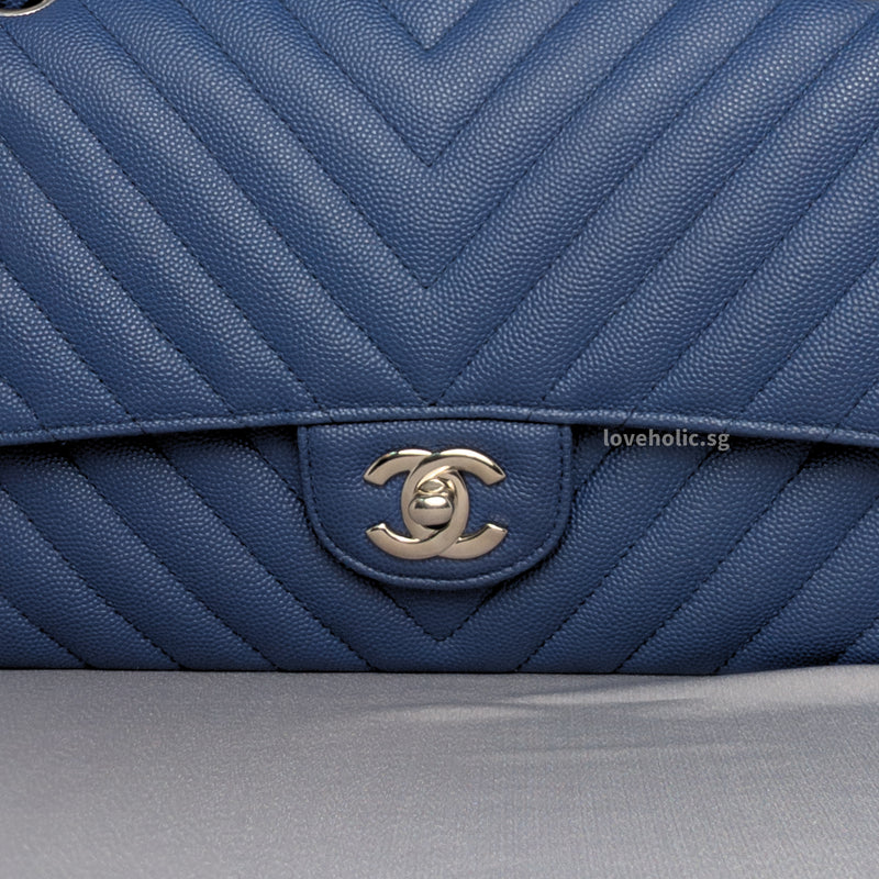 Classic Flap Chevron Medium | Navy Caviar Silver Hardware
