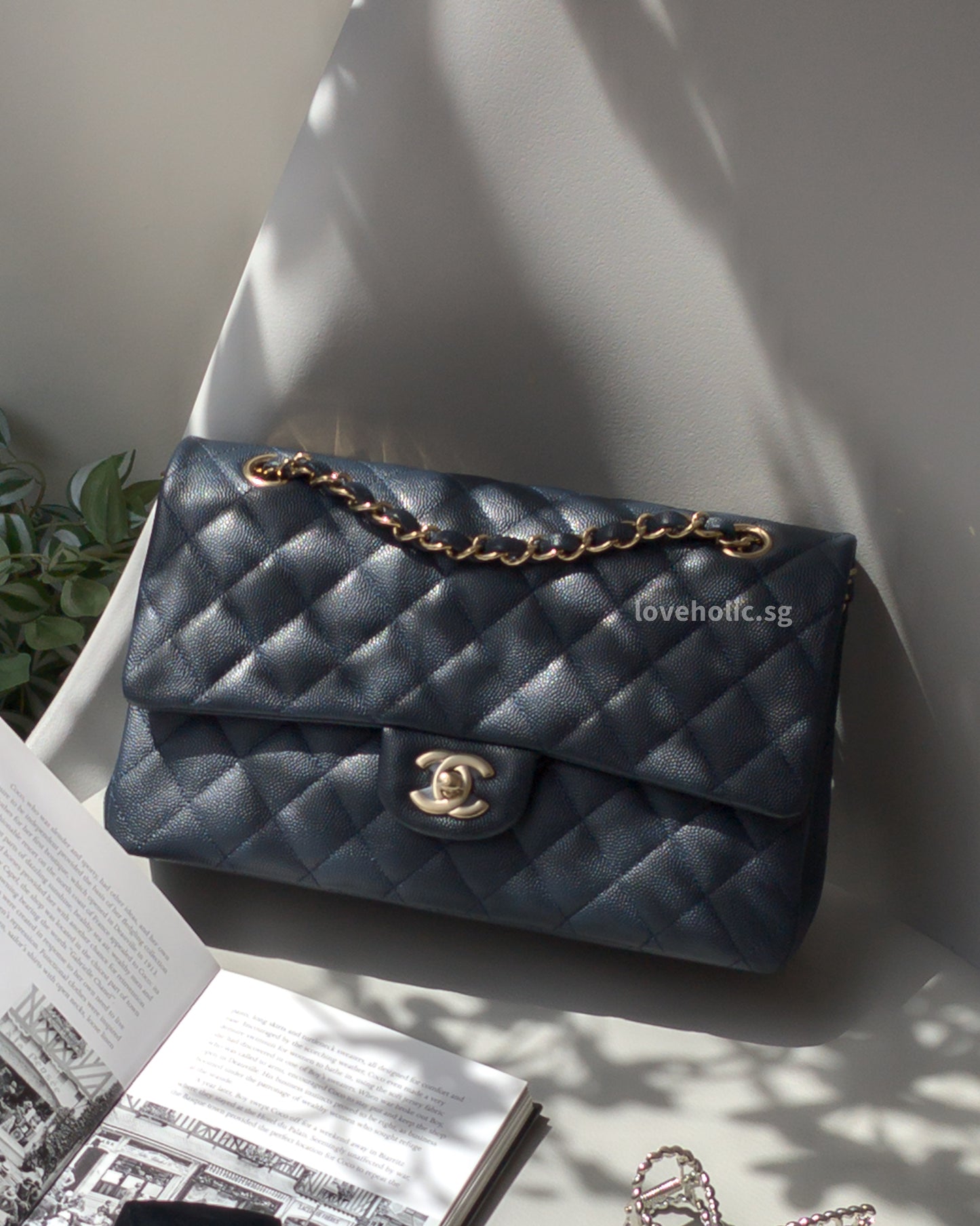 Chanel Classic Flap Medium | 18B Navy Blue Caviar Light Gold Hardware-main