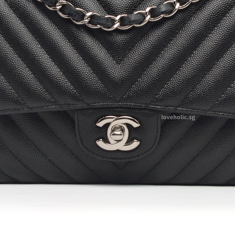 Chanel Classic Flap Chevron Medium | Black Caviar Silver Hardware