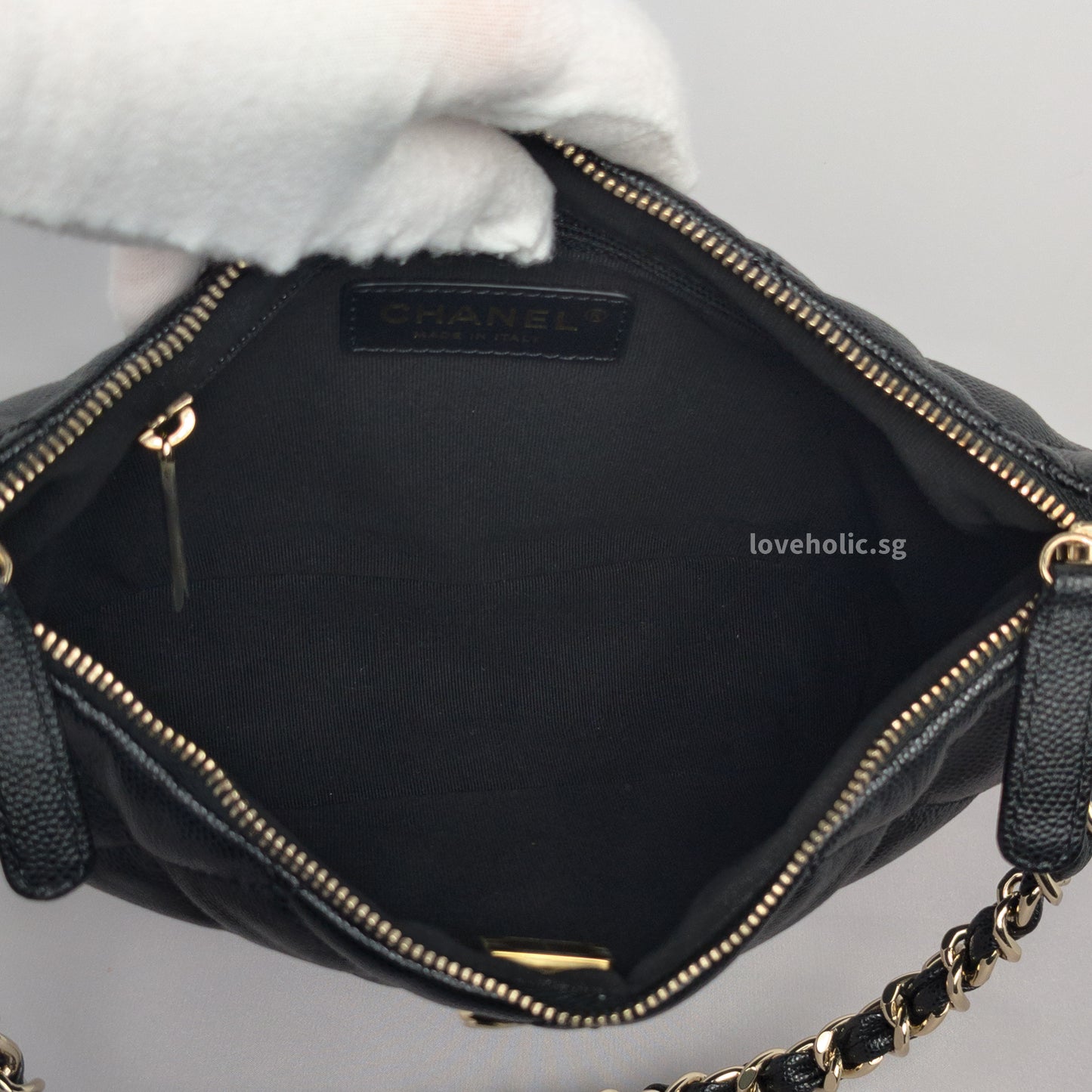 Hobo 24P Small | Black Caviar Gold Hardware