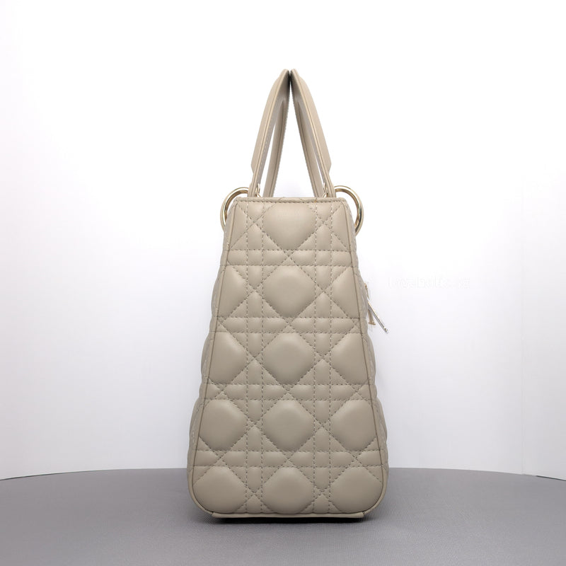 Dior Lady Dior Medium  | Beige Lambskin Light Gold Hardware-details