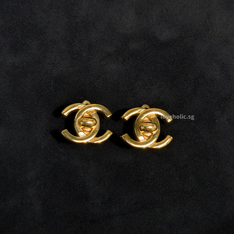 Chanel Vintage Earrings 1995 CC Turnlock | Clip On  24K Gold Hardware-modelshots