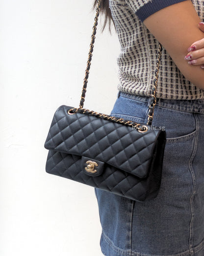 Chanel Classic Flap Medium | 18B Navy Blue Caviar Light Gold Hardware-modelshots