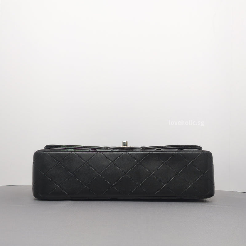 Classic Flap Medium | Black Lambskin Silver Hardware