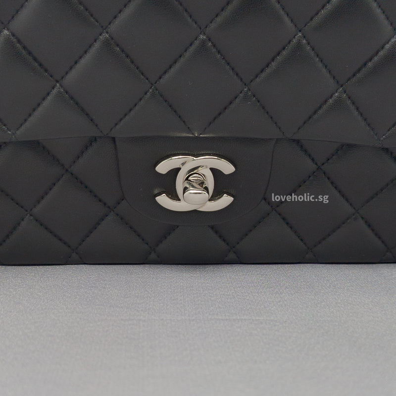 Classic Flap Medium | Black Lambskin Silver Hardware