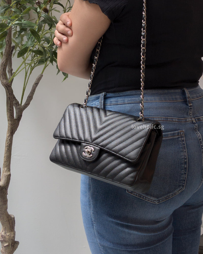 Chanel Classic Flap Chevron Medium | Black Caviar Silver Hardware-modelshots