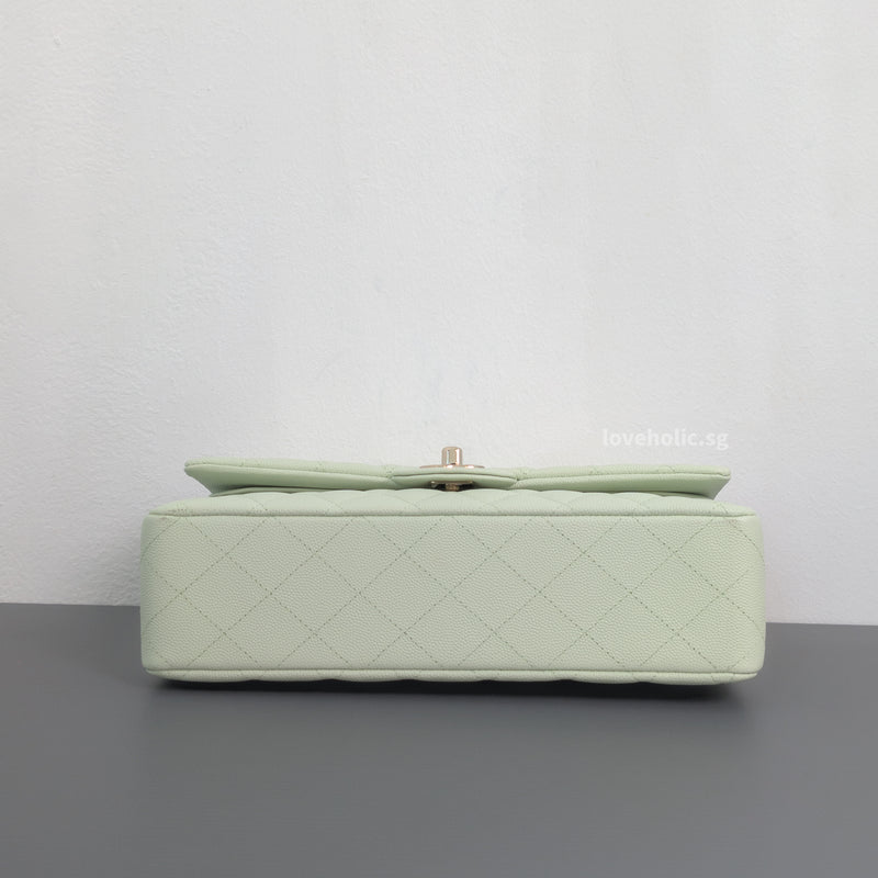 Classic Flap Medium | 22C Light Green Caviar Light Gold Hardware