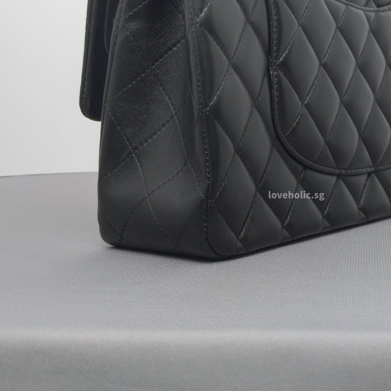 Classic Flap Medium | Black Lambskin Silver Hardware