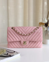 Classic Flap Chevron Medium | 21S Light Pink Caviar Light Gold Hardware