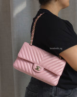 Classic Flap Chevron Medium | 21S Light Pink Caviar Light Gold Hardware