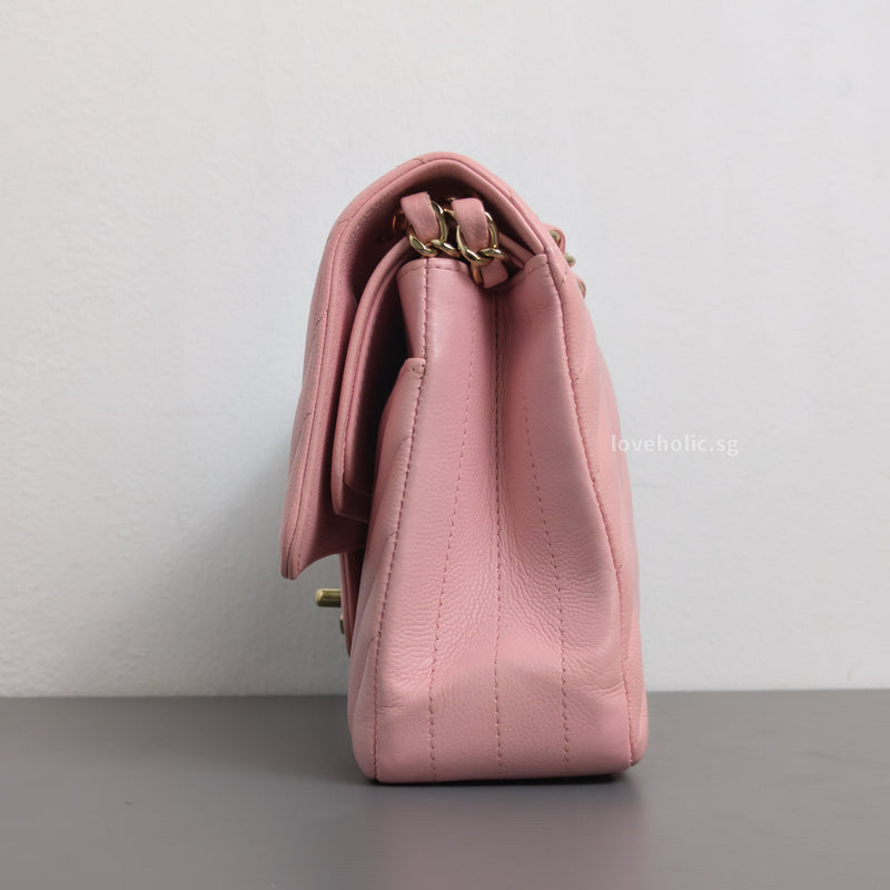 Chanel Classic Flap Chevron Medium | 21S Light Pink Caviar Light Gold Hardware-details