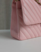 Classic Flap Chevron Medium | 21S Light Pink Caviar Light Gold Hardware