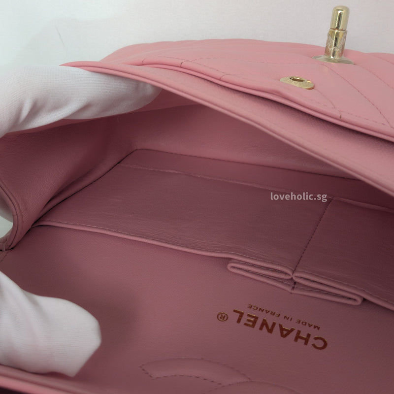 Chanel Classic Flap Chervon Medium | 21S Light Pink Caviar Light Gold Hardware