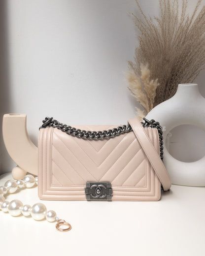 Boy Chevron Old Medium | Ivory Beige Caviar Ruthenium Hardware