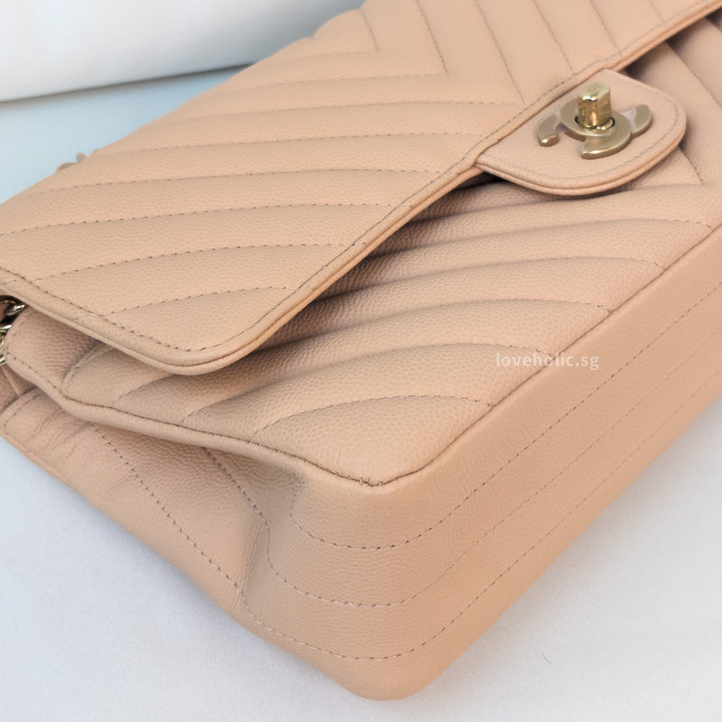 Timeless Chanel Chevron Classic Flap Beige Leather ref955970  Joli Closet