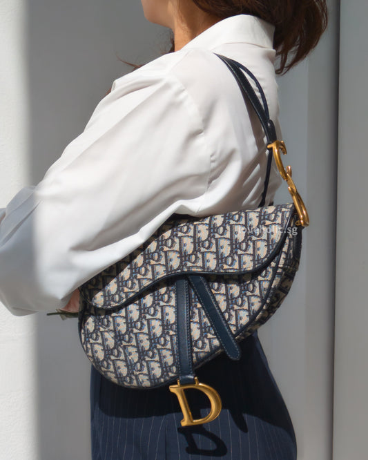 Dior Saddle Medium | Blue Dior Oblique Jacquard Fabric Brushed Gold Hardware-model