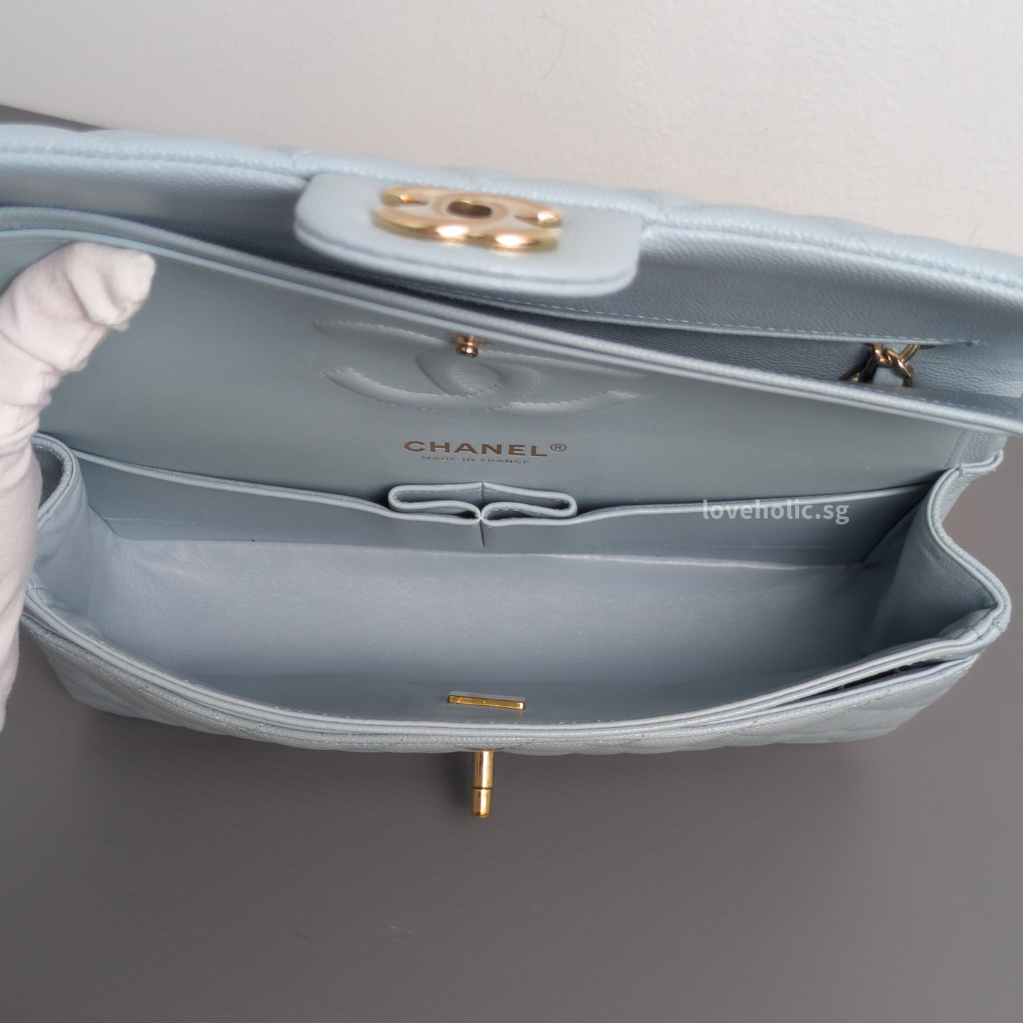 Classic Flap Medium | 22P Light Blue Caviar Gold Hardware