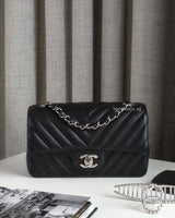Classic Flap Chevron Mini Rectangle | 17S Black Caviar Silver Hardware