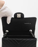 Classic Flap Chevron Mini Rectangle | 17S Black Caviar Silver Hardware