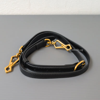 Gucci 1947 Bamboo Top Handle Bag Small | Black Leather Gold Hardware-details